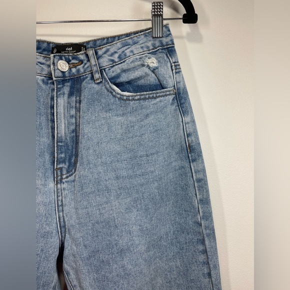 Missguided Jeans Women’s Size 2R Riot Highwaisted Busted Knee Mom Jean - Picture 5 of 9